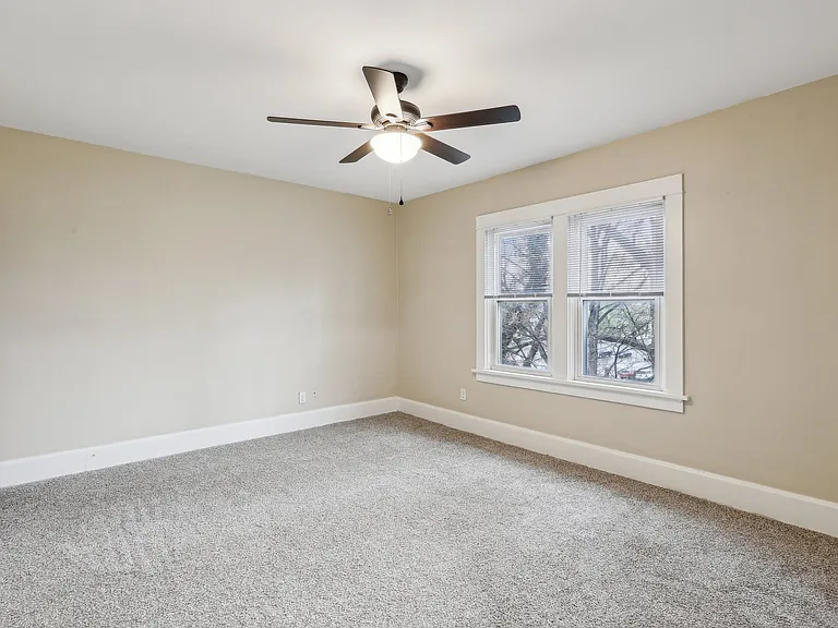 526 Berry Ave — Photo 20