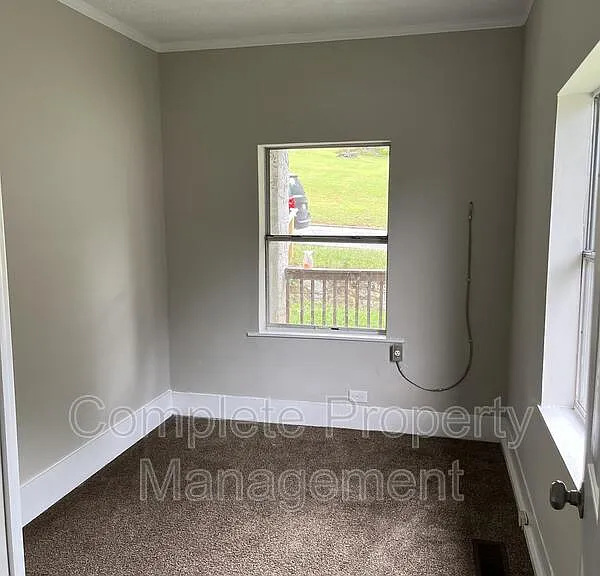 1434 Thomason Ave — Photo 9