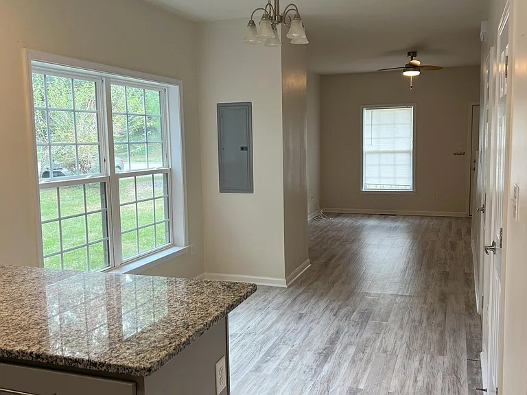 2510 Vesson Ave — Photo 9