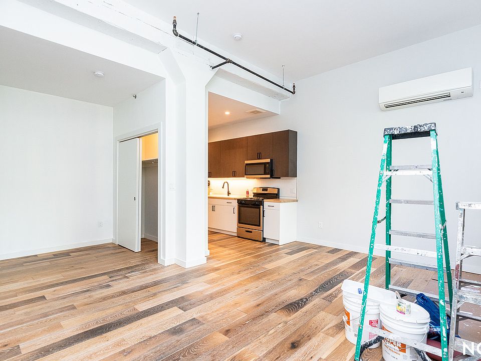 1st image of 943 Bergen St #324