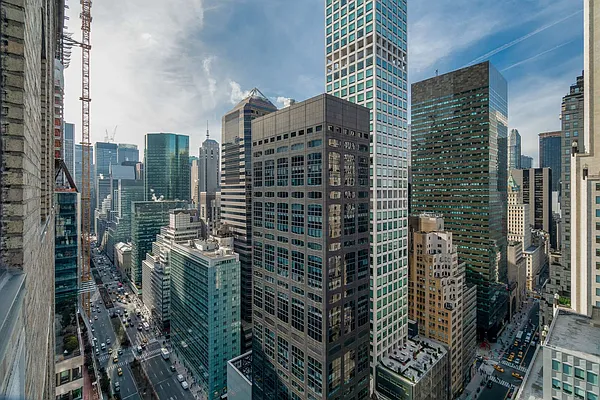 Sold by Compass | media 25