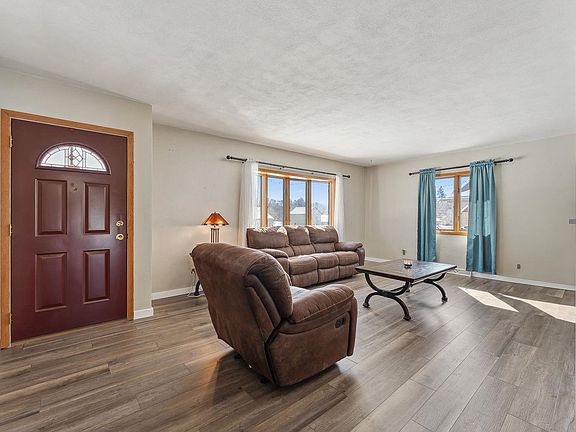 4th image of 615 Medbury St