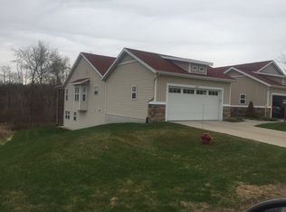 10091 S Crossroads Cir SE, Caledonia, MI 49316