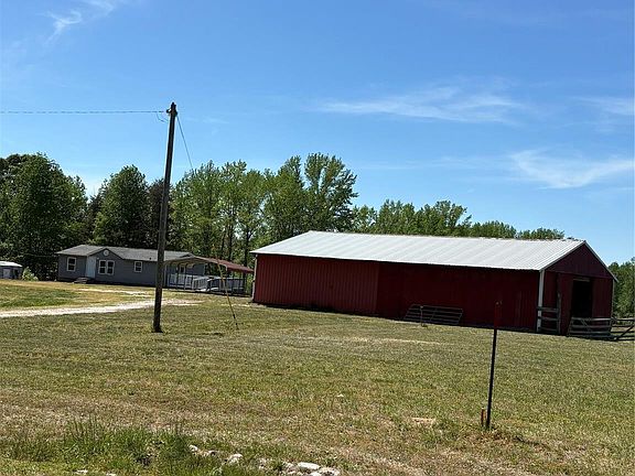 3rd image of 560 Fayette Rd