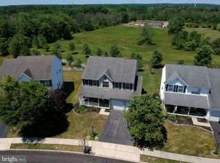 1324 Oak Tree Dr, Quakertown, PA 18951