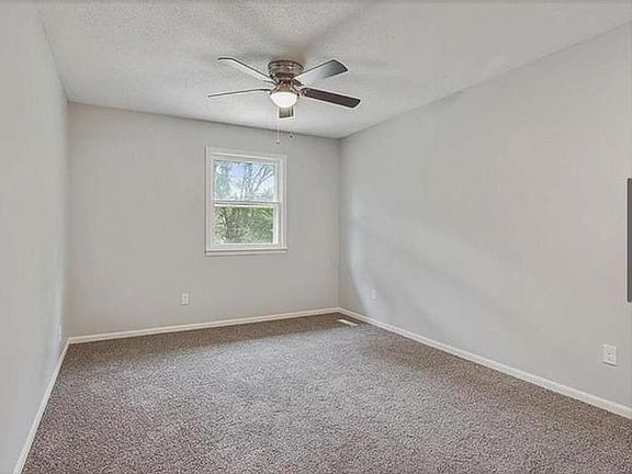 5th image of 205 NW Yennie St