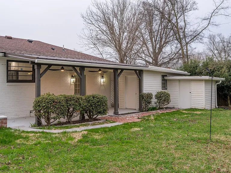 504 Bismark Dr — Photo 31