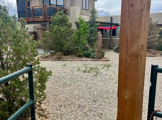 320 N Trapper Rd, Taos, NM 87571