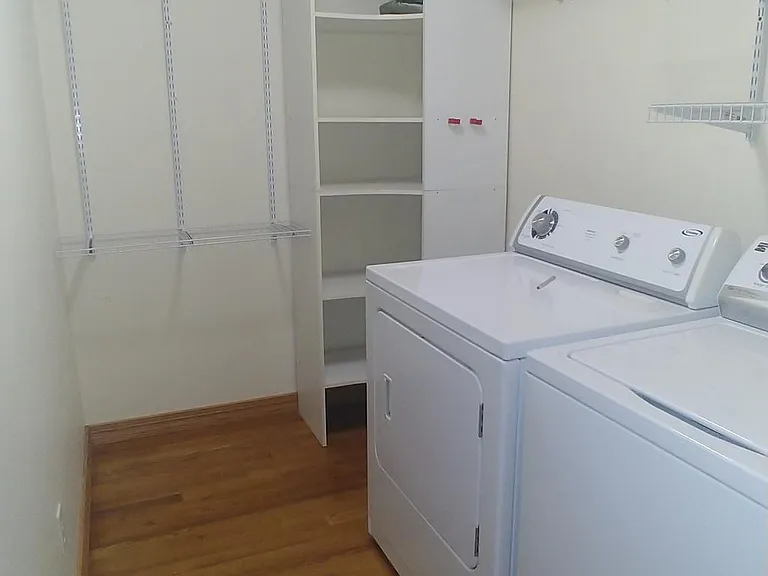 138 Governors Ct — Photo 16