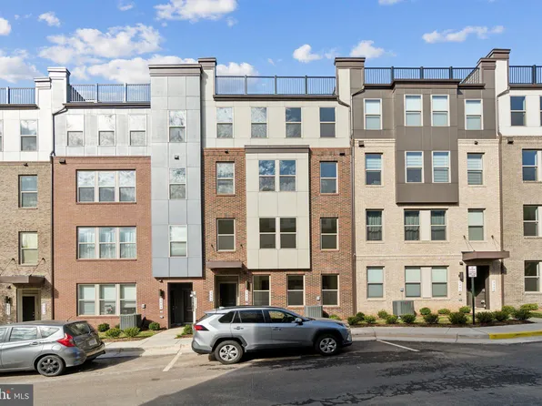 2465 Metrobus Aly, Herndon, VA 20171