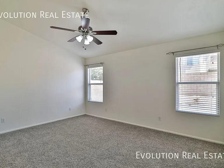 3226 E Sequoia Dr — Photo 23