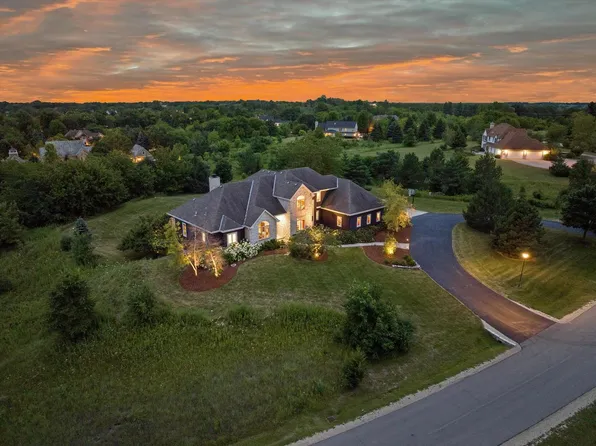 7245 West Overlook COURT, Mequon, WI 53092