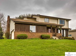7524 Glenvale Dr, Omaha, NE 68134