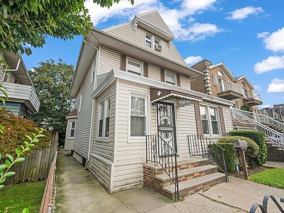 2nd image of 187 Bay 26th St