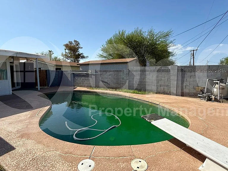 525 N Vine St — Photo 23