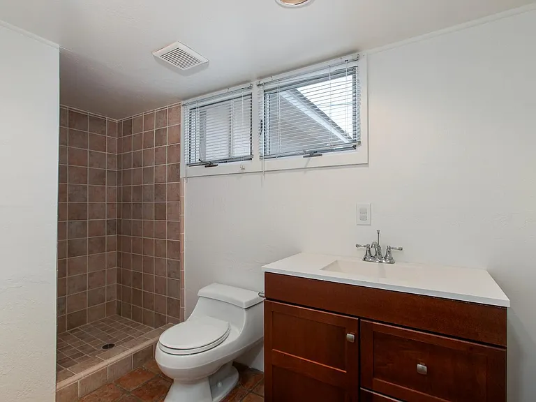 2917 E Mariposa St — Photo 8