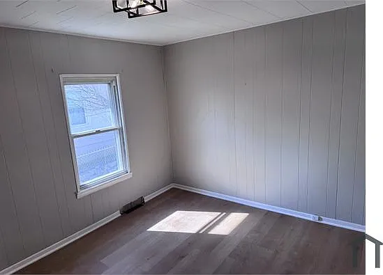 588 Summit St — Photo 15