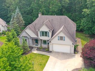 864 Woodbridge Trl, Northfield, OH 44067