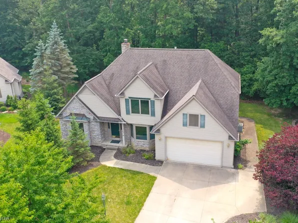 864 Woodbridge Trl, Northfield, OH 44067