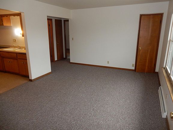 2nd image of 3128 W Fardale Ave #8