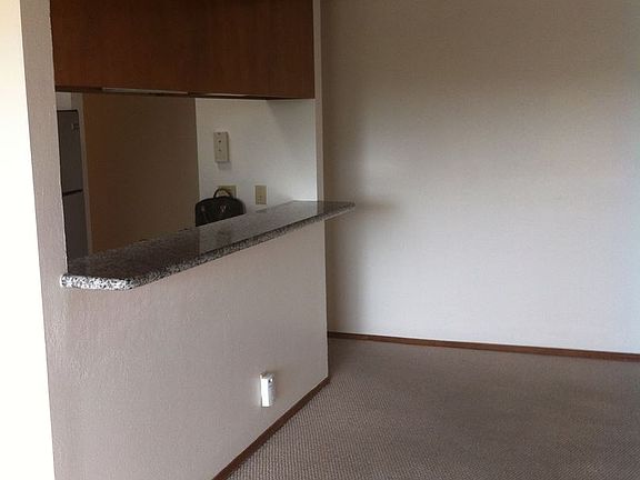3rd image of 2043 Bush St APT 5