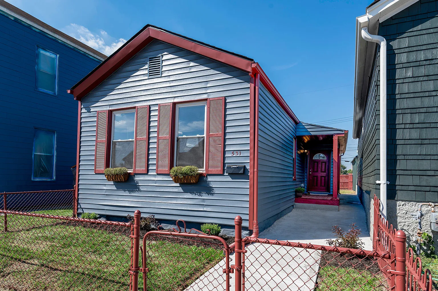 531 Lindsey St photo 1