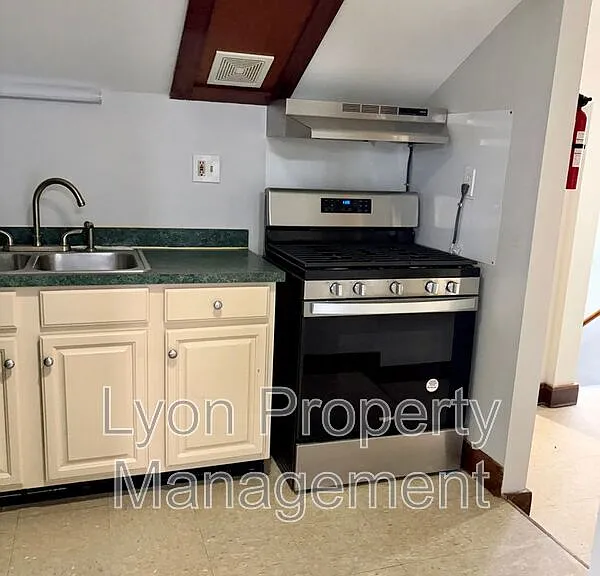 262 Illinois St #3 — Photo 1