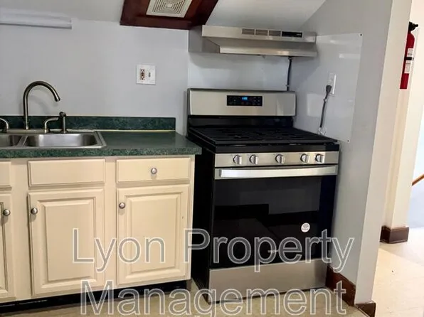 262 Illinois St APT 3, Central Falls, RI 02863