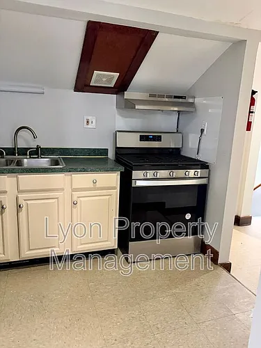 262 Illinois St #3 Photo 1