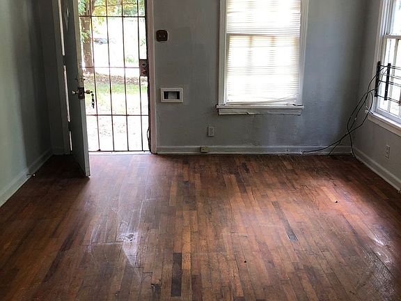 2nd image of 1326 Summers St