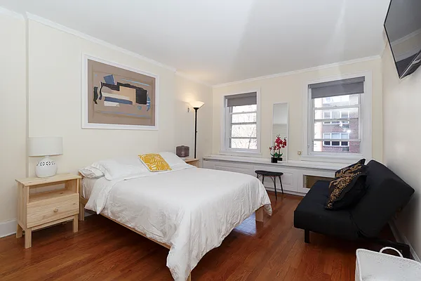 Sold by Leslie J. Garfield | media 12