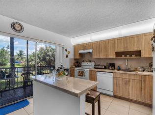 17000 NW 67th Ave APT 126, Hialeah, FL 33015