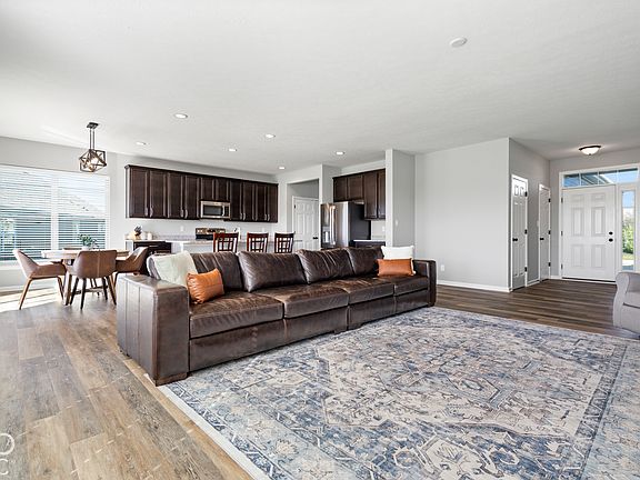 4th image of 19293 Scofield Ridge Blvd