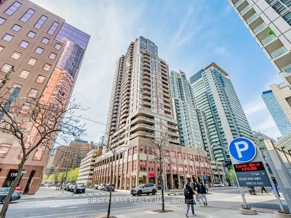 736 Bay St, Toronto, ON
