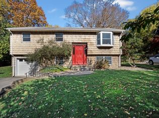 43 Lakeview Ave, Clinton, NJ 08809