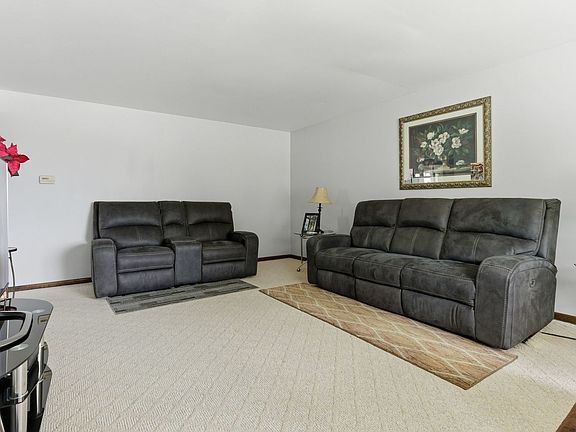2nd image of 558 Manistee Ave
