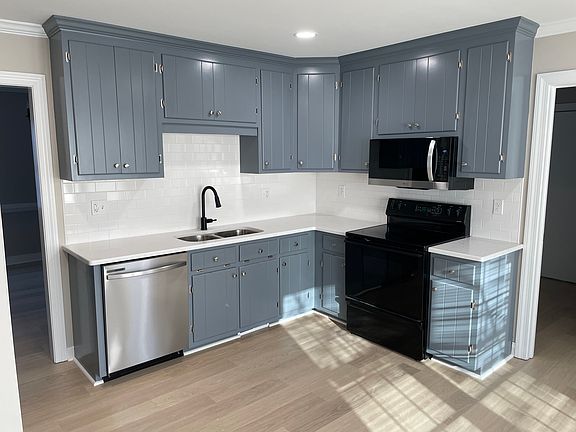 3rd image of 7117 Spicewood Dr