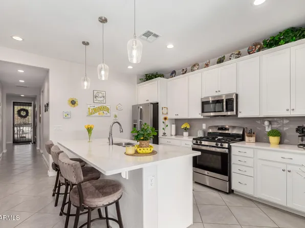 18349 W SKYLINE Court, Surprise, AZ 85374