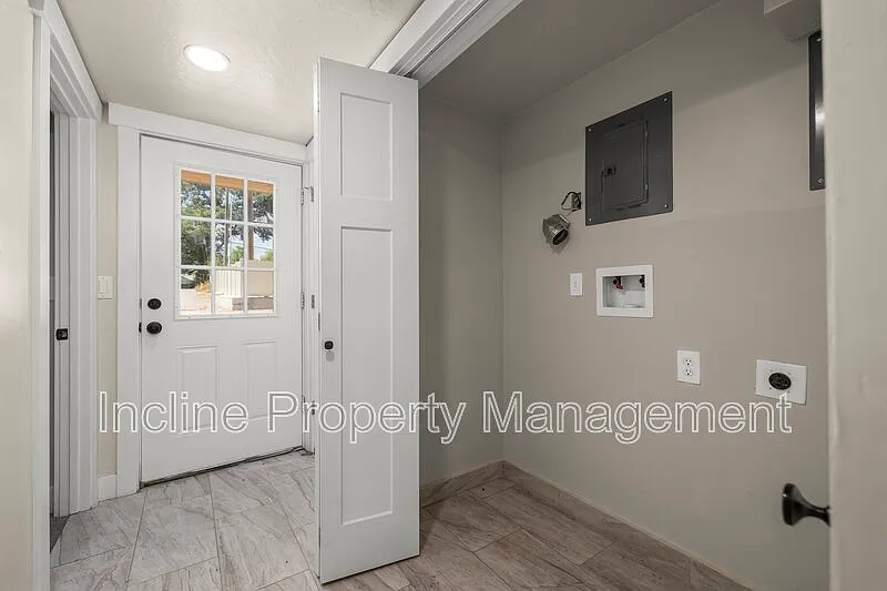 2 bed, 1.0 bath, 1100 sqft, $1,100 — Photo 4