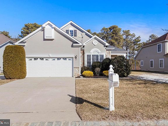 2nd image of 9 Bradley Beach Way