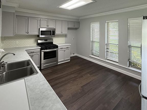 4th image of 1431 S Meadow Ln