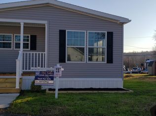 26 Gregory Cir, Honey Brook, PA 19344