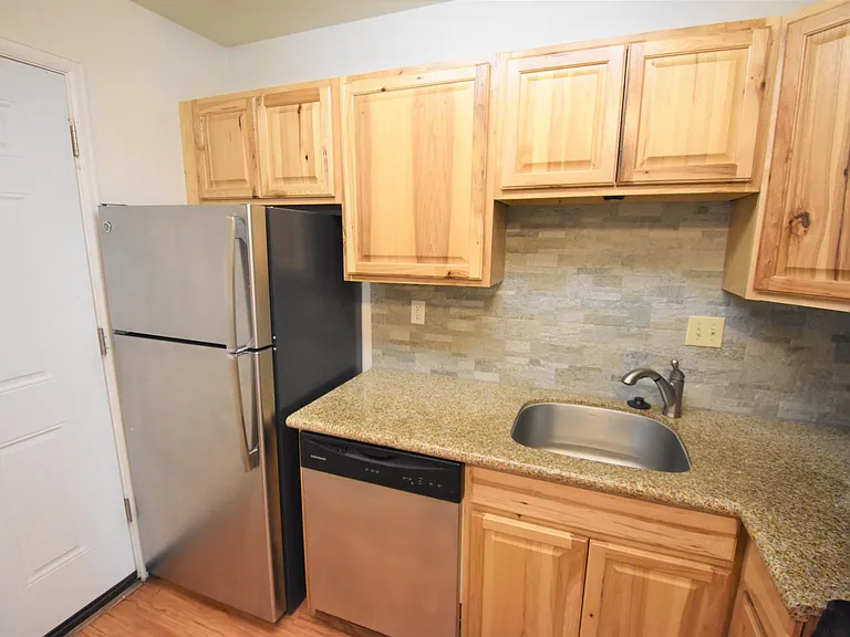 963 Marine St #4-6-7 — Photo 22