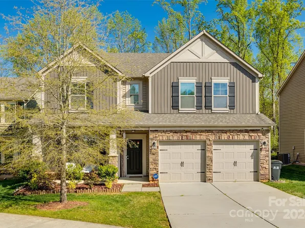 10128 Michael Crossing Dr, Charlotte, NC 28213