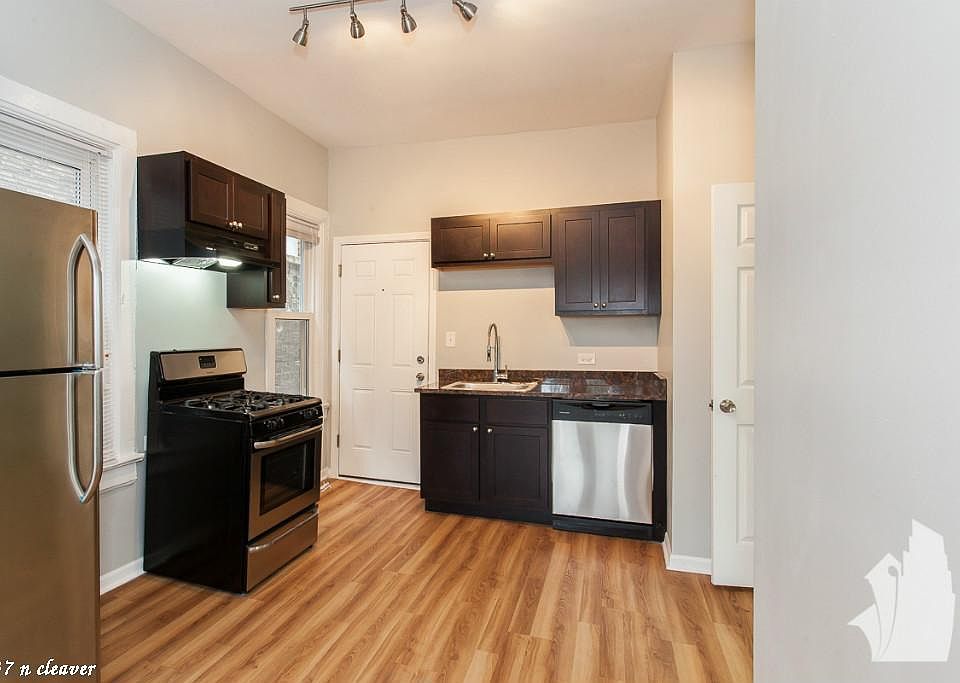 1st image of 1437 N Cleaver St #216