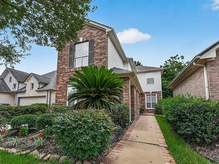 6118 Breezy Hollow Ln — Photo 2