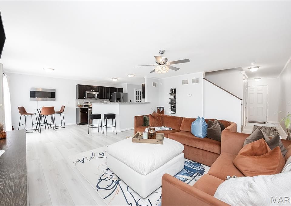 1st image of 846 Harbor Woods Dr