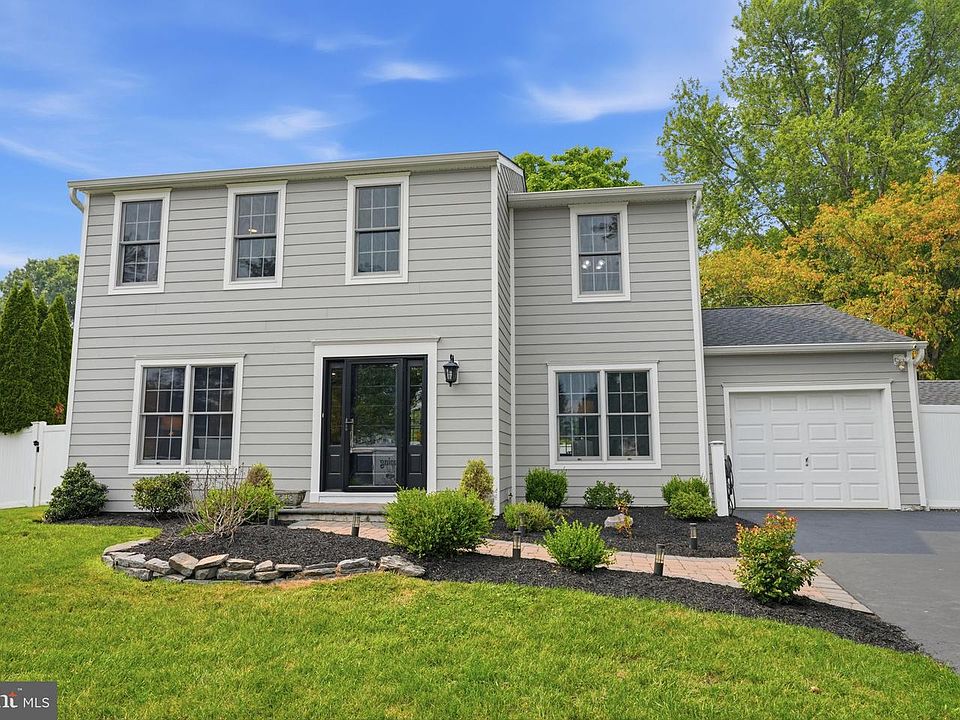 1st image of 30 Balsam Ct