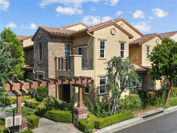 28494 Herrera St, Santa Clarita, CA 91354