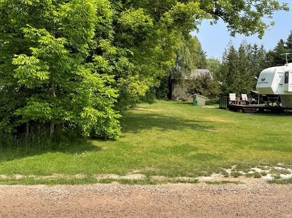 3397 Nabanois Trl, Indian River, MI 49749